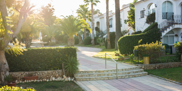 Compraventa de Inmuebles en  Copons · Villas